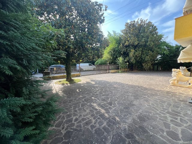 porzione bifamiliare ad Agna