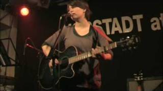 Laura & The Comrats Live - Autum leaves