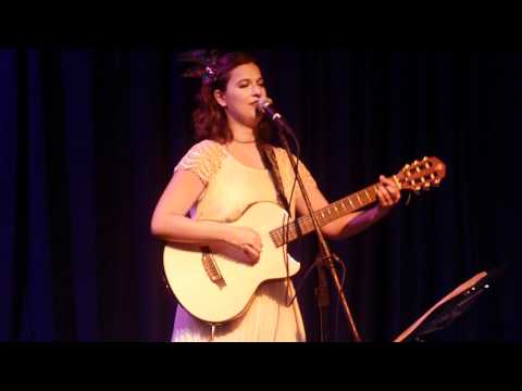 Alice Caymmi: "Rid of me" no Labirinto Poético