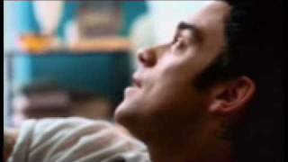 Bài hát Advertising space - Nghệ sĩ trình bày Robbie Williams