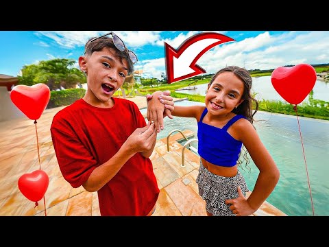 FINALMENTE O RICARDINHO PEDIU A VICK EM NAMORO ELA ACEITOU...