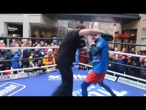 FORMER WORLD CHAMPION STUART HALL & MAX McCRACKEN PAD WORK OUT IN LEEDS / HALL v GUERRERO