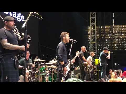 BLACK 35 GUITARS - Kevin Rheault on bass for DROPKICK MURPHYS!