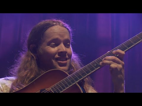 Billy Strings with Sierra Hull - "Circles" (Post Malone Cover)