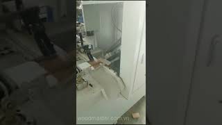 Máy cắt ke góc tự động Woodmaster