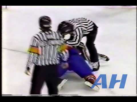 NHL Dec. 19, 1991 Chicago Blackhawks v Montreal Canadiens (melee) Mike Peluso v Mario Roberge