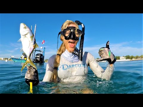 Hand Spear Catch & Cook in Crystal Clear Water