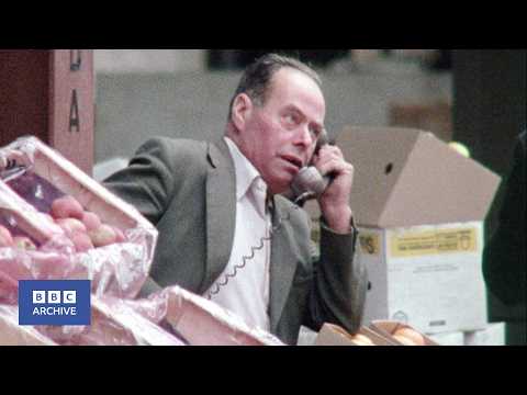 1976: A Morning With the Fruit and Veg Men | Look Stranger | World of Work | BBC Archive