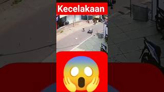 Download lagu motor tertabrak akibat tidak melihat kanan kiri#kecelakaan #viral #news mp3 Download lagu motor tertabrak akibat tidak melihat kanan kiri#kecelakaan #viral #news mp3