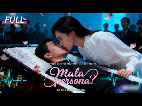 La chica del campo besa al jefe dentro del ataúd… ¡un segundo después, él abre los ojos!