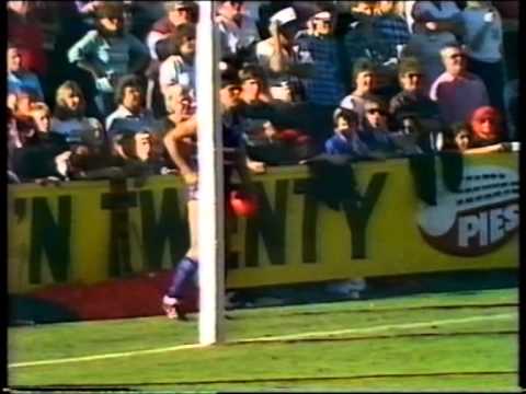 VFL Football Flashbacks : 1985 Footscray vs Essendon Round 5 Western oval