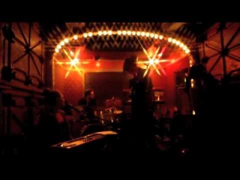 "Kissing in the Wind" (Live) - Johanna and the Dusty Floor