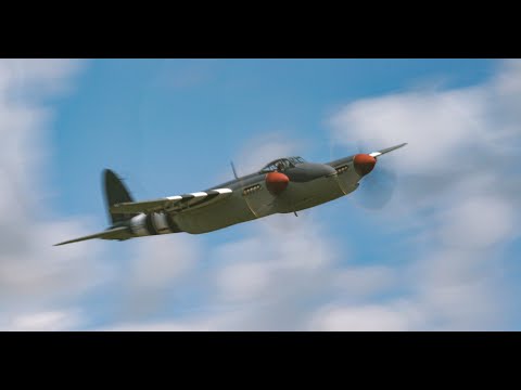 de Havilland Mosquito flyby