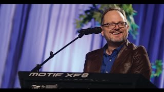 &quot;Tres beneficios de adorar a Dios&quot; - Pastor Marcos Witt.