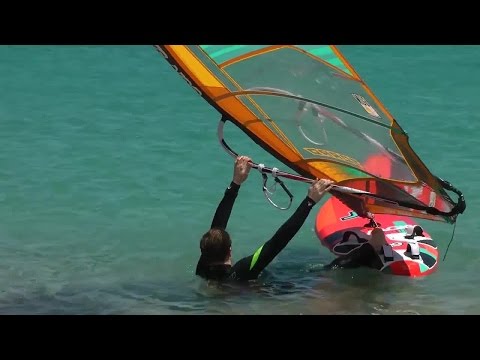 Windsurf-Tutorial: Wasserstart - die besten Tipps für den schnellen Aufstieg