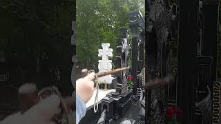 Потрясающая экскурсия на армянском кладбище. ( слушать с колонками) 