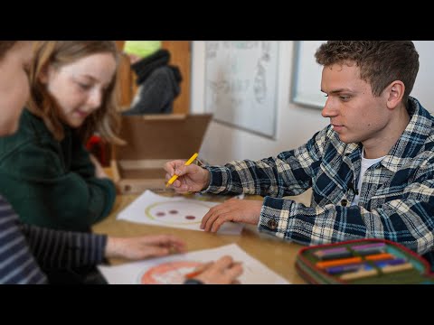 Hvordan bliver jeg skolel&aelig;rer? Se her - YouTube video