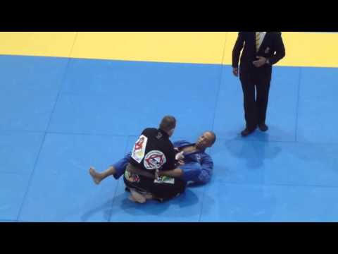 Carlos Santos vs Patrick Talmon - FINALS - IBJJF European Open 2016  - Brown Master 2 - Medium-Heavy