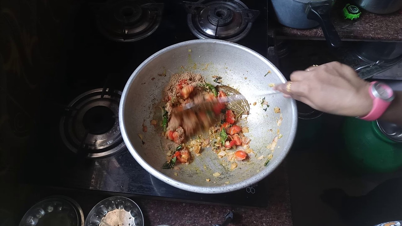 mattongravy Make Matton gravy in chennai style-Mattan kuzhambu seivathu eppadi
