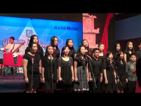 Starlight choir at Pentas Seni Jubilee performing Aurielle F T n friends FEP 7