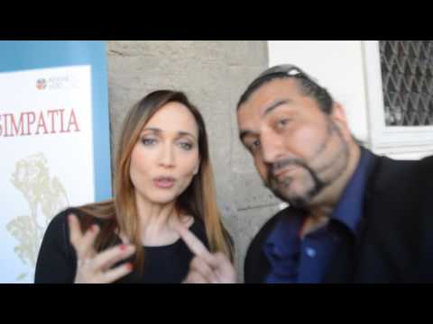 Chiara Francini saluta i fans col Salutatore