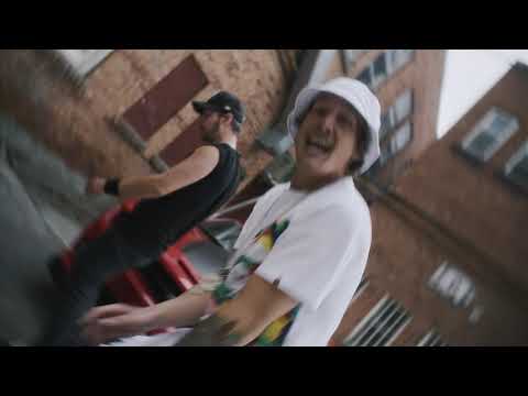 DKBottlePopper ft. AaRoNSeLk - Ice On My Neck