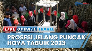 Prosesi Tabuik Naiak Pangkek dalam Puncak Acara Hoyak Tabuik Budaya Piaman di Kota Pariaman