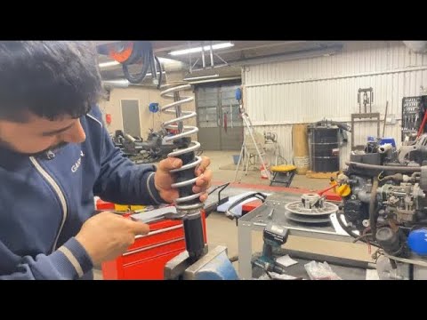 How to Repair a Rear Shock Absorber on a Motorcycle