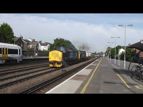 (HD) DRS's 37194 & 37604 Open up through Tonbridge in style - 14/7/11