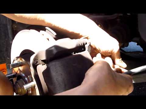 Honda Accord -- How to bleed the brake fluid