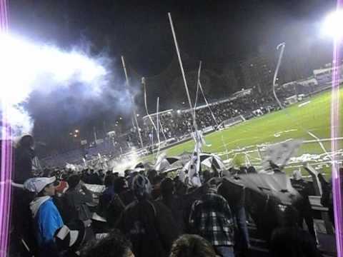 "Recibimiento - Danubio vs Olimpia | Copa Sudamericana 2012" Barra: Los Danu Stones • Club: Danubio