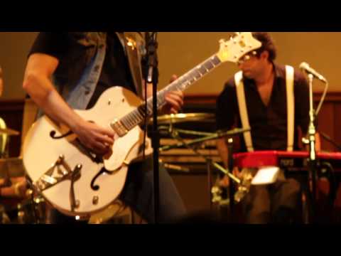 TÁ TODO MUNDO ERRADO (SÓ EU QUE TÔ CERTO) - AO VIVO (audio da câmera) - A BENDITA