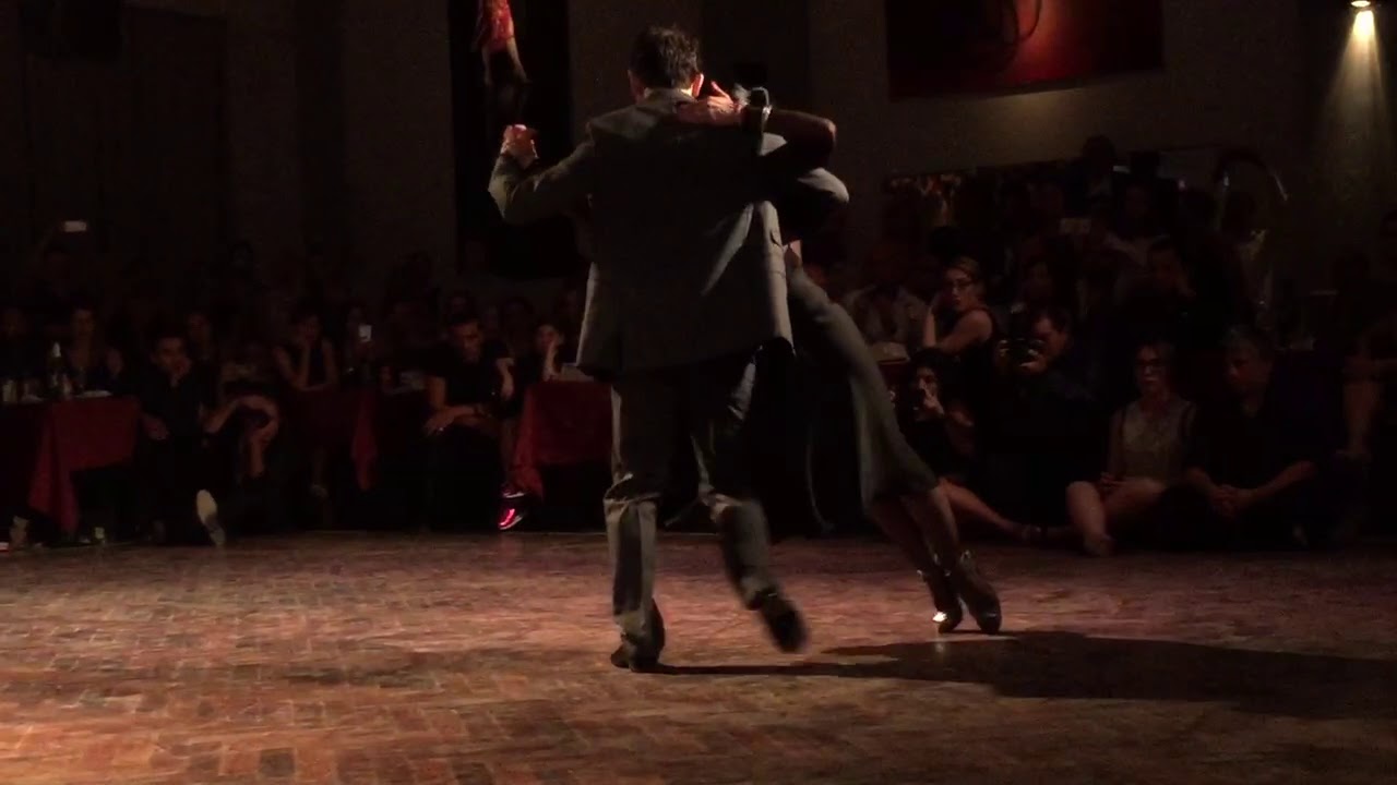 Ezequiel Paludi y Geraldin Rojas bailan un Tango "La Mariposa" de Luis Bravo