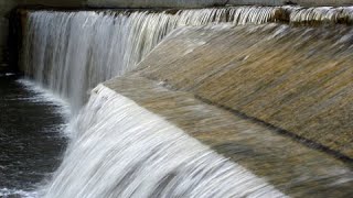 preview picture of video 'Grand River Wilson Dam's Winter, Fergus Ontario'