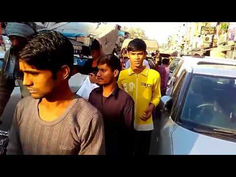 Traffic dodging @ Parharganj, New Delhi