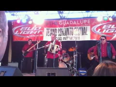 Los Tremendos Alacranes de David Flores Video 2 Tejano Conjunto Festival San Antonio TX 2011