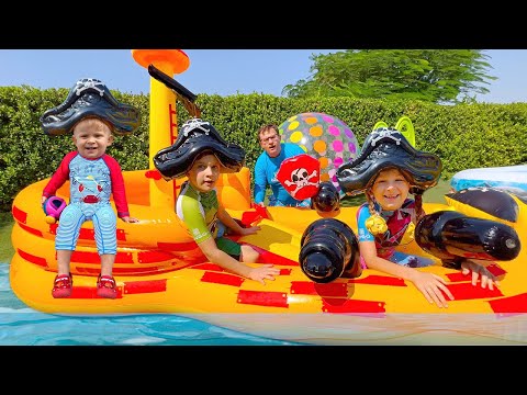 Diana e Roma si divertono a giocano con il piccolo Oliver