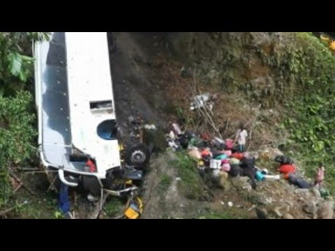 Top Channel/ Aksidenti i rëndë i autobuzit i kushton jetën shtatë njerëzve në Kolumbi