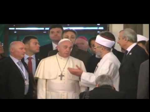 Istanbul: Papa Franjo molio se u “Plavoj džamiji”