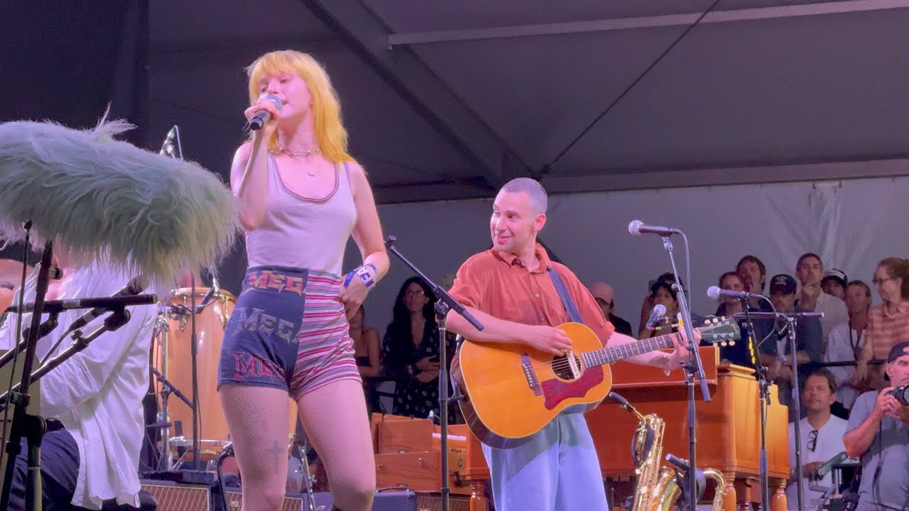 Mirtazapine (Live Debut) - Hayley Williams & Bleachers (Newport Folk Fest 2025) (4K HDR) - YouTube