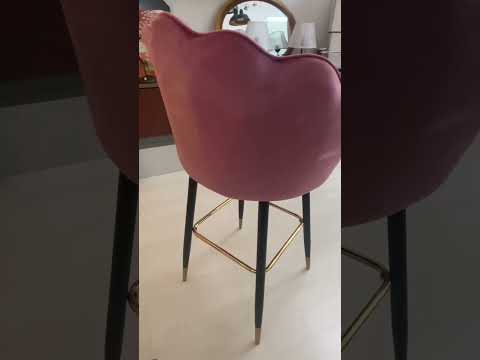 Sgabello Estro in velluto rosa con terminali dorati