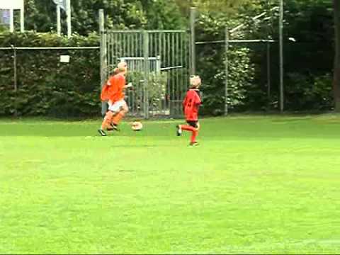 IFC E6 - Oranje Wit E12  uitslag 1 - 7    10-09-2011.wmv