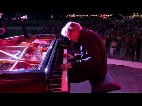 Mozart - Piano Concerto 23 in 1 major [Jazz impro]