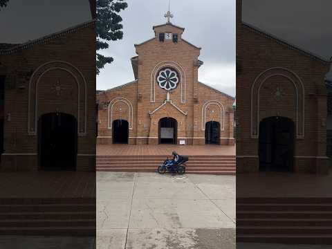 Plaza Mayor de Alejandría Antioquía 🇨🇴 Sin Destino