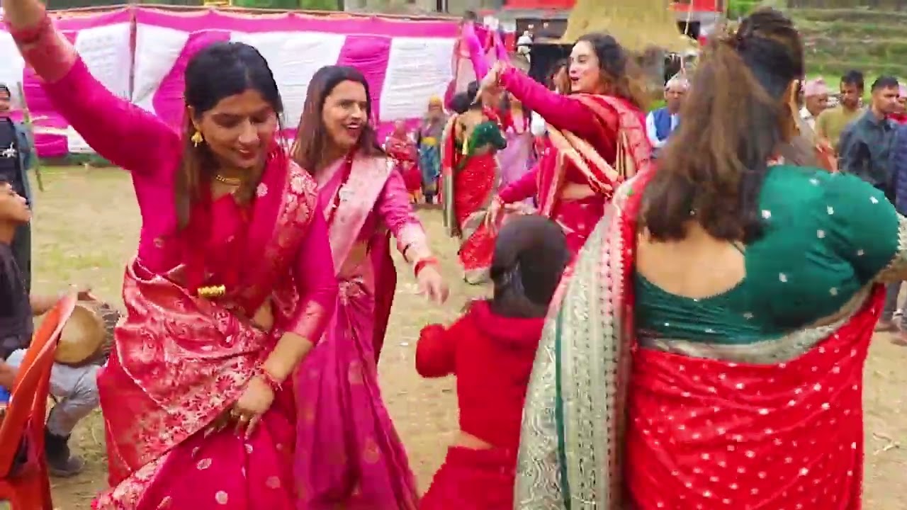 !! Nepali Naumati Bajama !!  हाम्रो जलजलाकै नमुना नाच आयो फेरी ! !