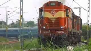 preview picture of video 'GTL WDM3A Twins In charge of 17018 Secunderabad - Rajkot Express'