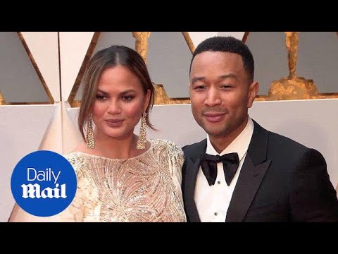 Power couple Chrissy Teigen & John Legend walk carpet for Oscars - Daily Mail