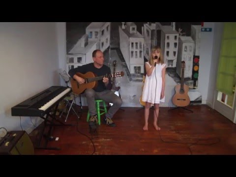 Biały Krzyż - Julia Dąbrowska koncert w Warsztatowni Artystycznej 13.02.2016r.