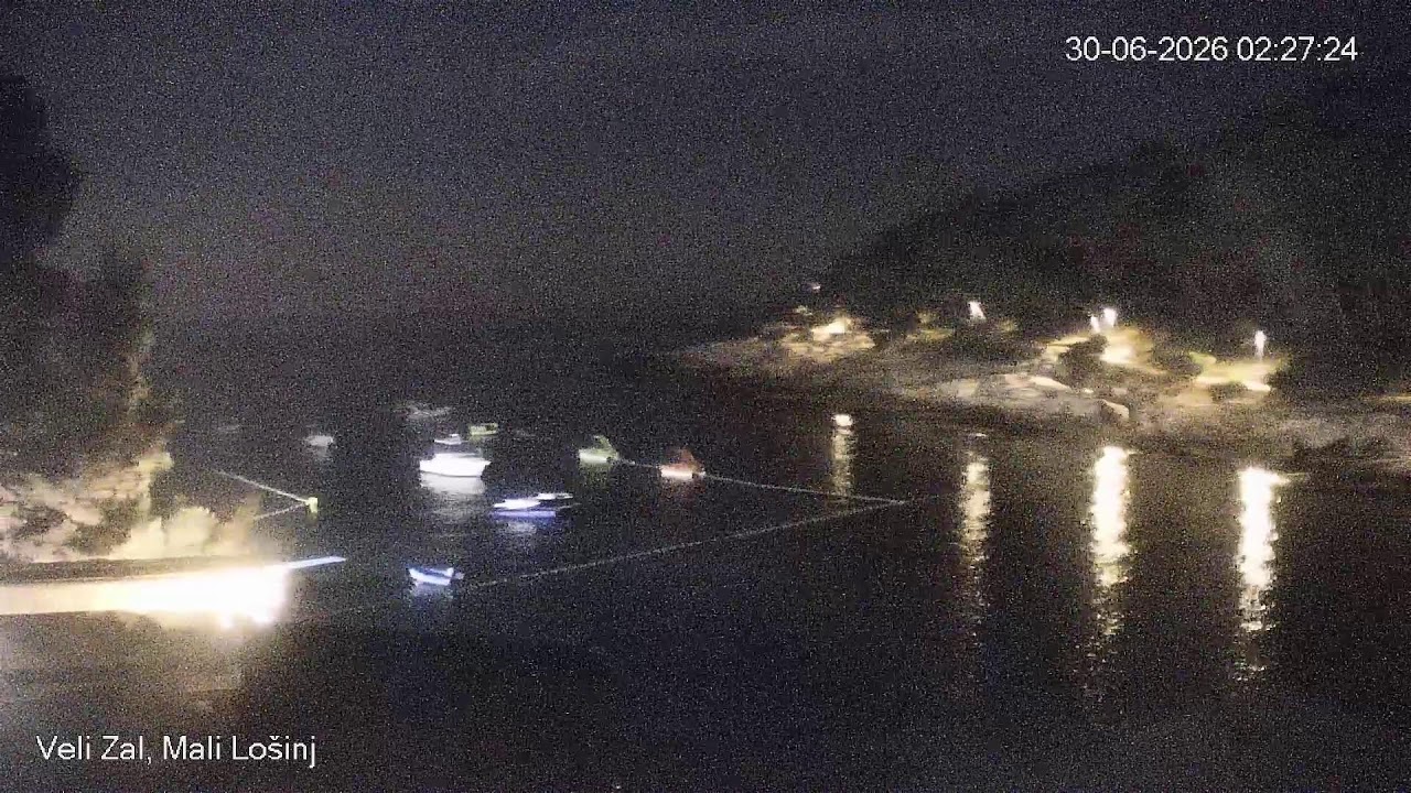 Live webcam view of Playa Veli Žal y marina del Adriático