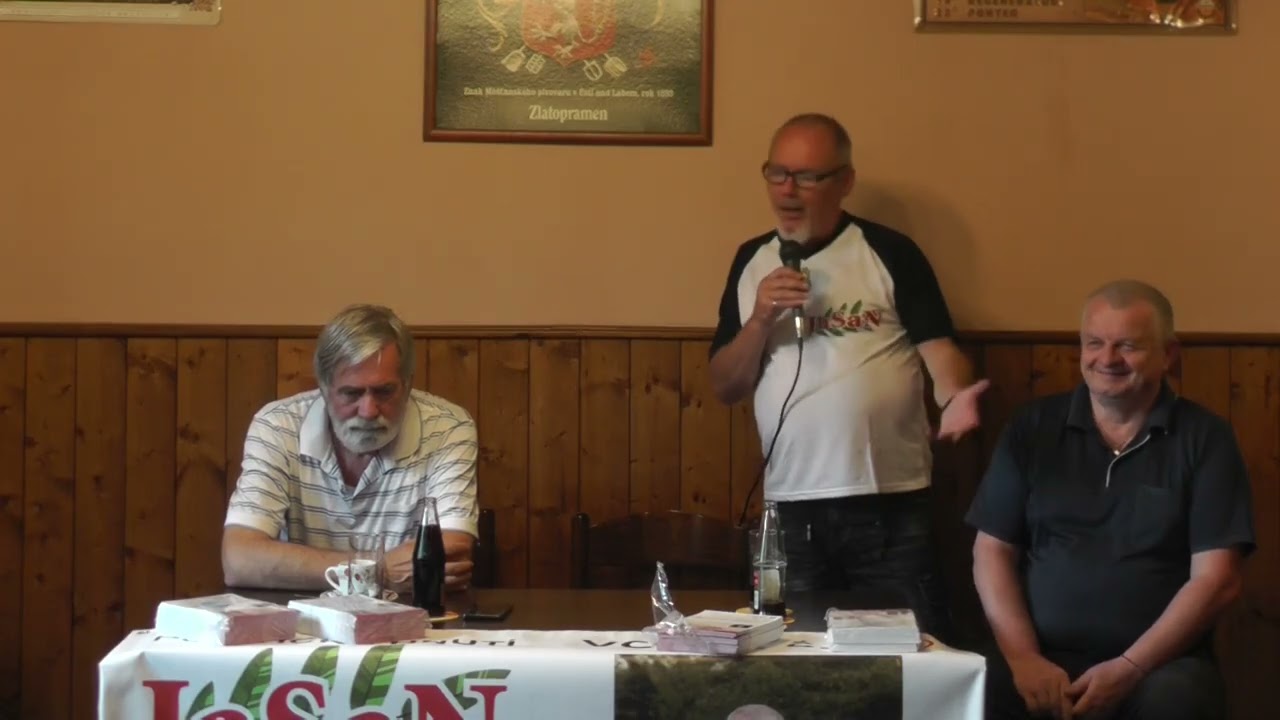 Pplk. v.v. Ing. Ivan Kratochvíl, lídr kandidátky JaSaN-u v Ústeckém kraji s kolegy v Litvínově